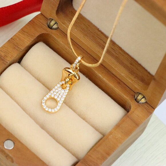 "Stylish Rose Gold Zipper Shape Pendant with Sparkling Stones, XPPT1477 - Picture 9 of 13